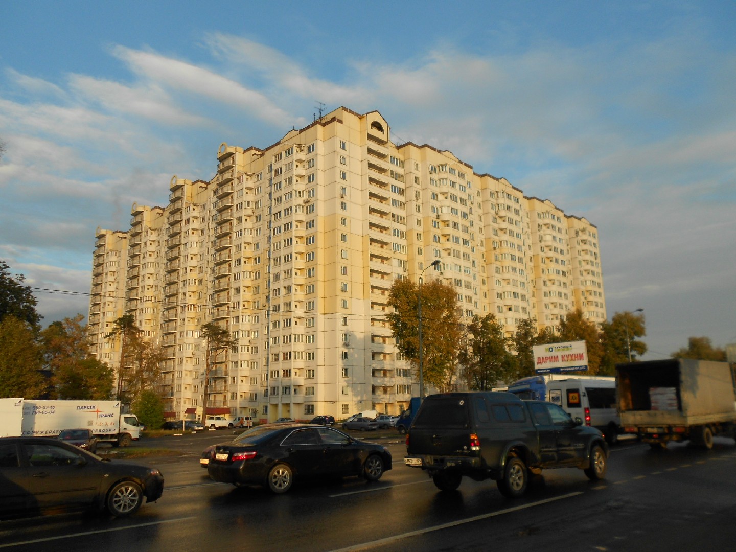 обл. Московская, р-н. Люберецкий, рп. Октябрьский, мкр. Восточный, д. 1-фасад здания