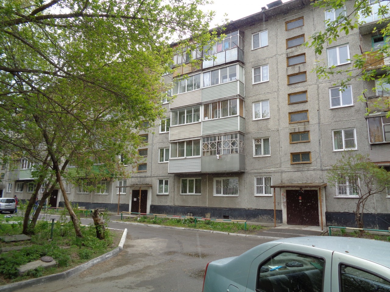 край. Алтайский, г. Барнаул, ул. 80 Гвардейской Дивизии, д. 4-фасад здания