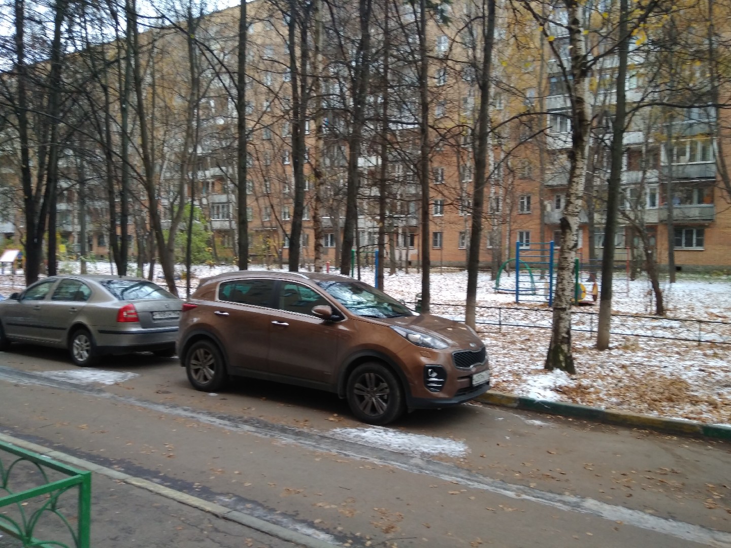 обл. Московская, р-н. Одинцовский, г. Одинцово, ул. Вокзальная, д. 9-придомовая территория