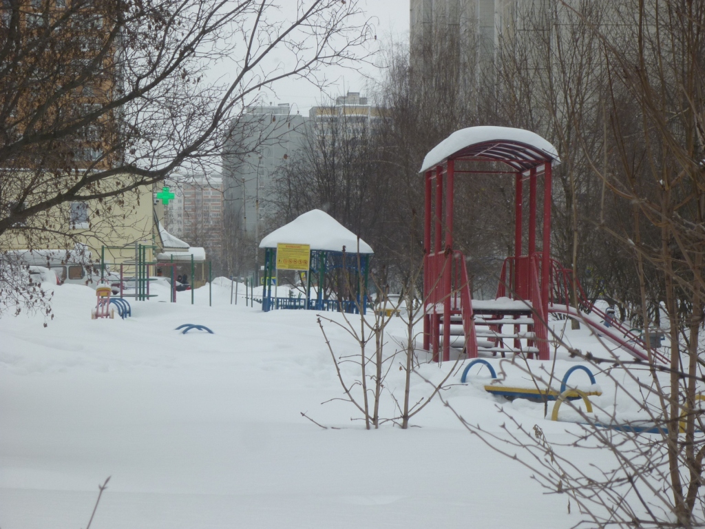 обл. Московская, р-н. Одинцовский, г. Одинцово, б-р. Маршала Крылова, д. 1-придомовая территория