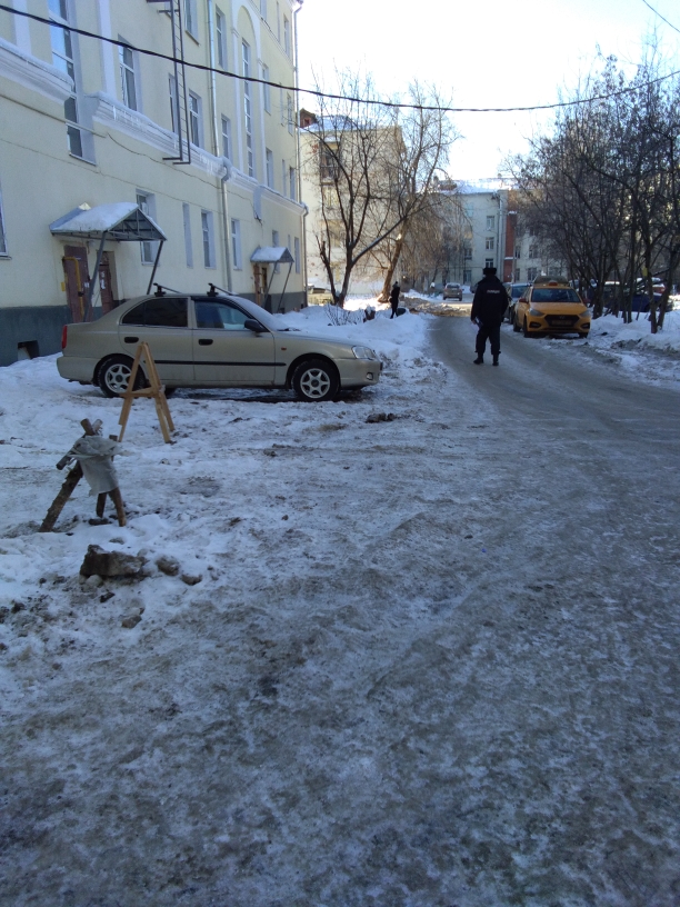 обл. Московская, г. Орехово-Зуево, ул. Гагарина, д. 4-придомовая территория