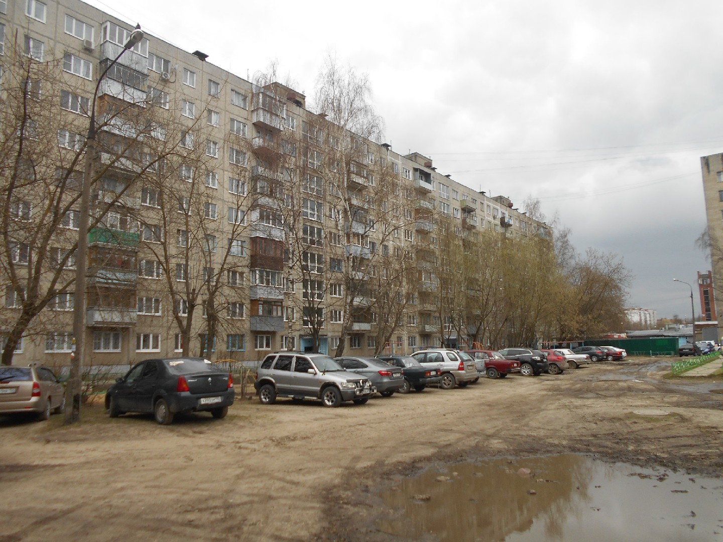 обл. Московская, г. Орехово-Зуево, ул. Урицкого, д. 53-придомовая территория