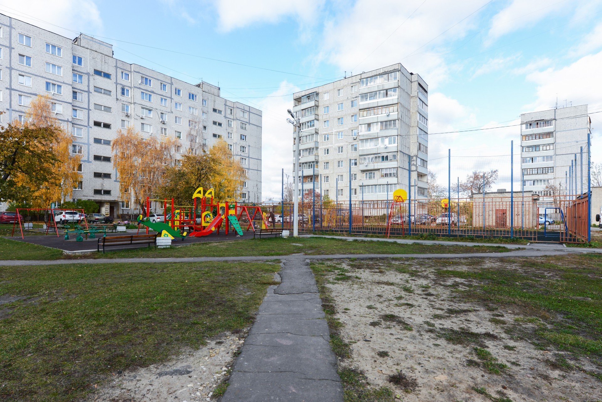 обл. Московская, р-н. Павлово-Посадский, г. Павловский Посад, ул. Разина, д. 2-придомовая территория