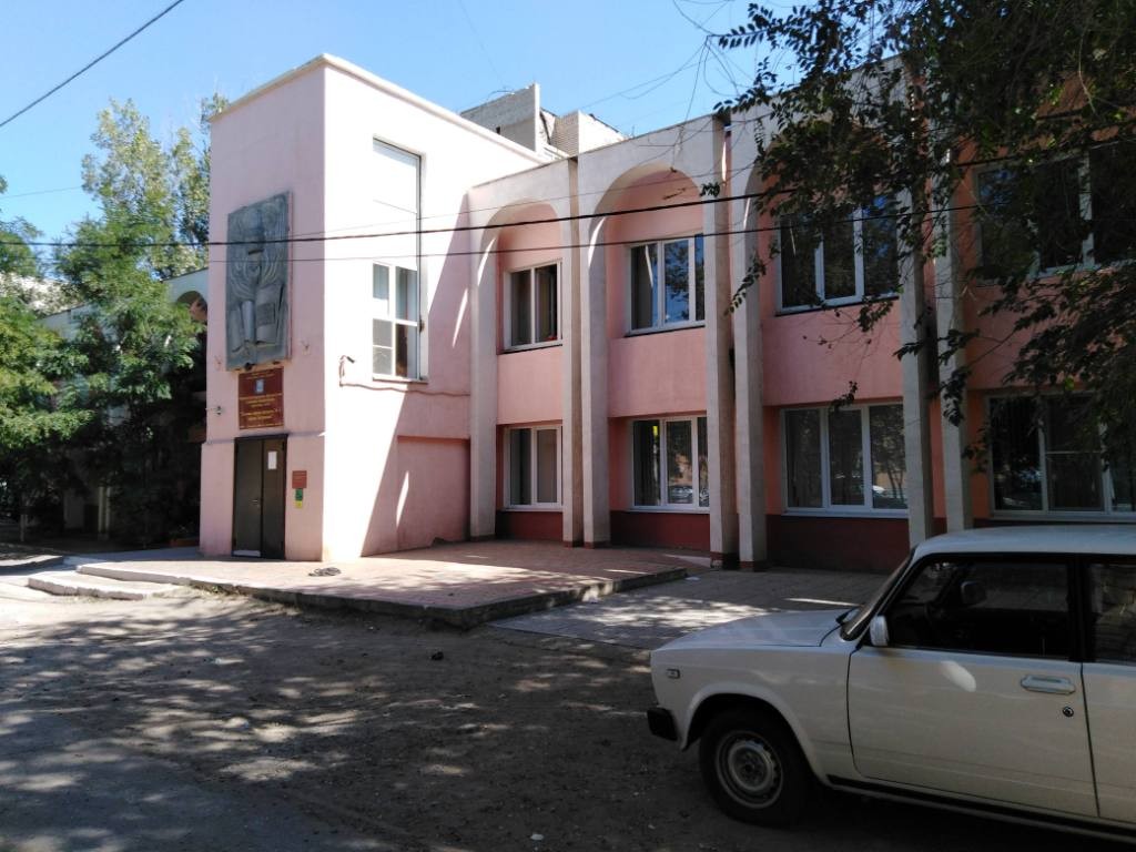 обл. Астраханская, г. Астрахань, ул. Адмирала Нахимова, д. 119-фасад здания
