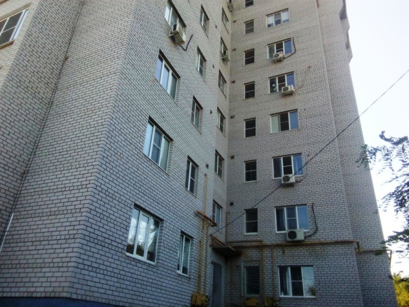 обл. Астраханская, г. Астрахань, ул. Балаковская, д. 8-фасад здания