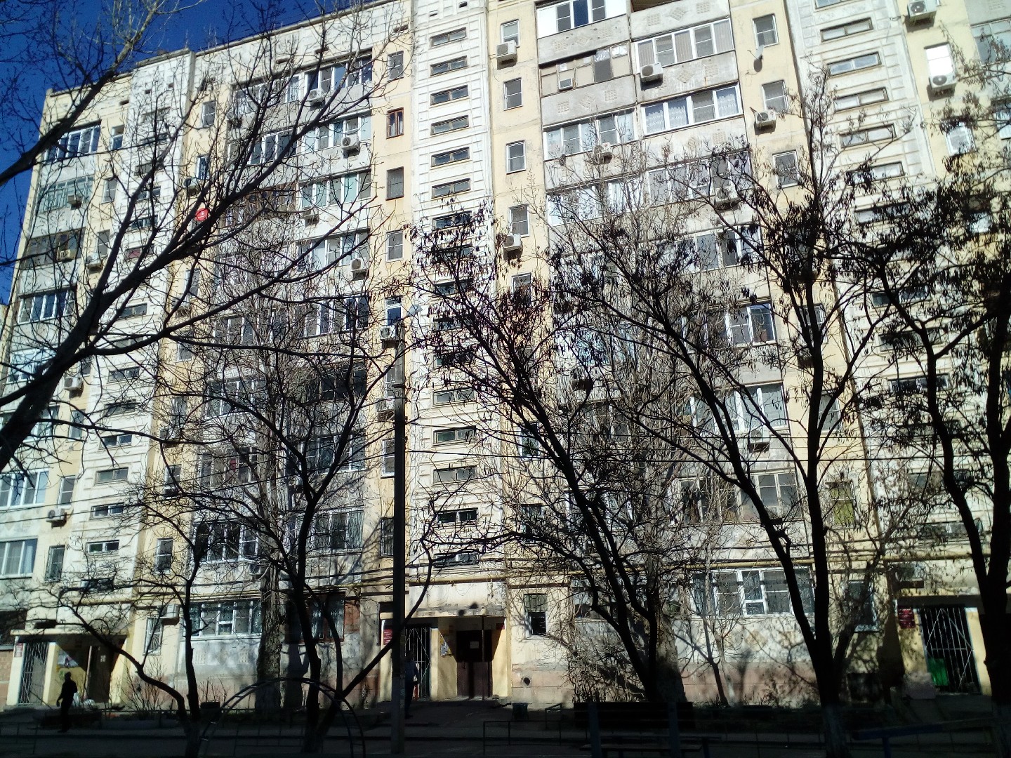 обл. Астраханская, г. Астрахань, ул. Б.Алексеева, д. 65, к. 1-фасад здания