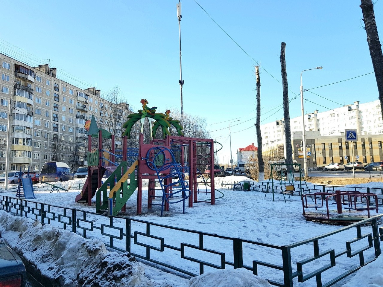 обл. Московская, р-н. Сергиево-Посадский, г. Сергиев Посад, ул. Дружбы, д. 11А-придомовая территория