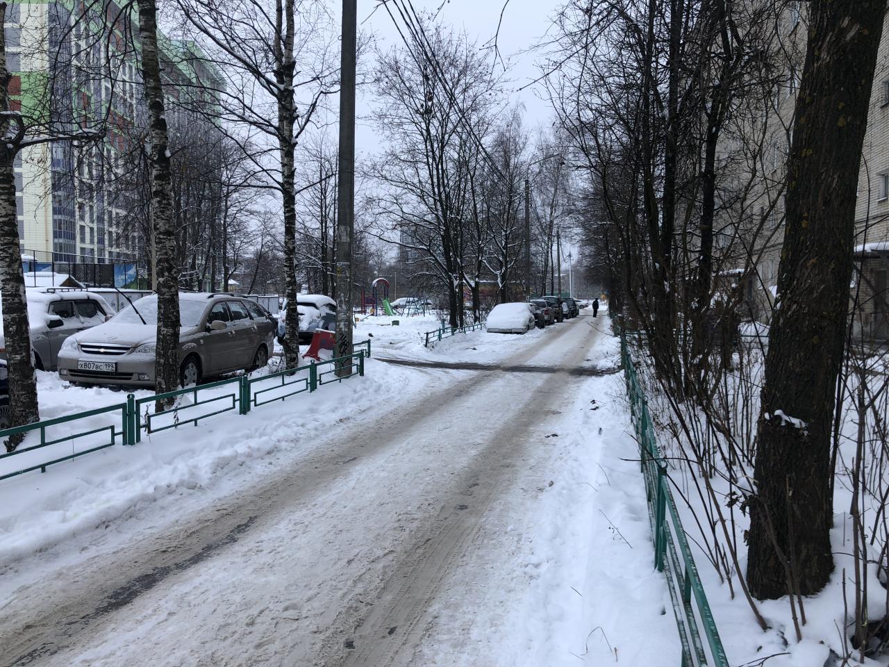 обл. Московская, р-н. Сергиево-Посадский, г. Сергиев Посад, ш. Новоугличское, д. 36-придомовая территория