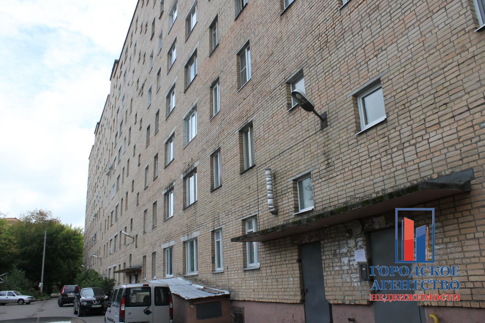обл. Московская, г. Серпухов, ул. Ворошилова, д. 111-фасад здания