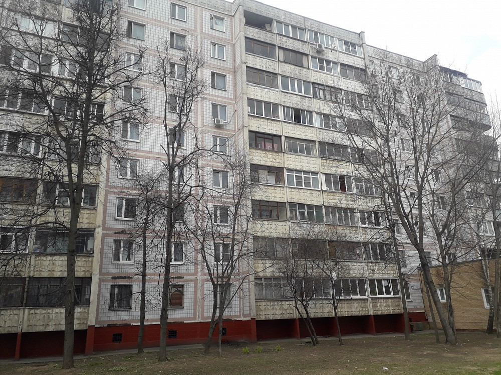 обл. Московская, г. Серпухов, ул. Ворошилова, д. 165-фасад здания