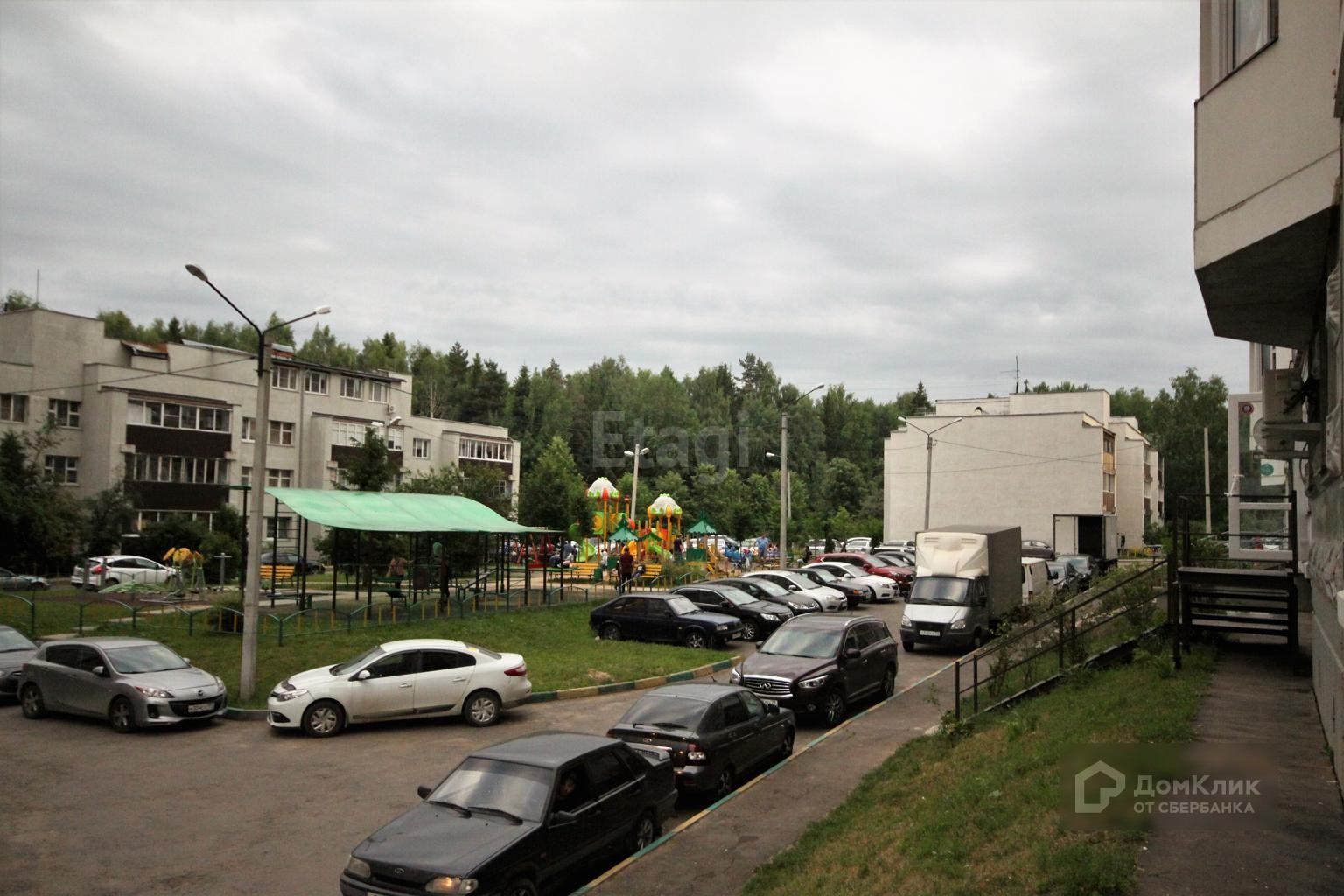 обл. Московская, р-н. Солнечногорский, д. Брехово, мкр. Школьный, д. -, к. 10-придомовая территория