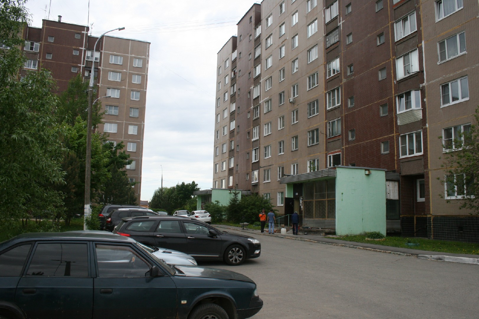 обл. Московская, р-н. Ступинский, рп. Михнево, ул. Правды, д. 8-придомовая территория