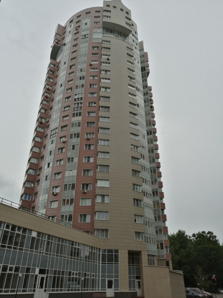 обл. Московская, г. Химки, ул. Бабакина, д.  15-фасад здания