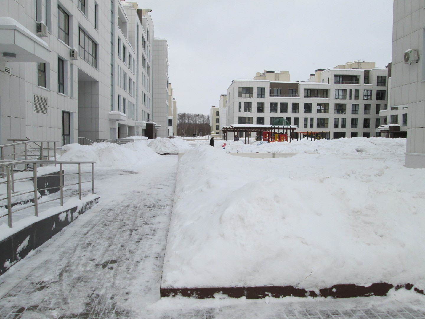 обл. Московская, г. Химки, кв-л. Международный, ул. Загородная, д. 2-придомовая территория