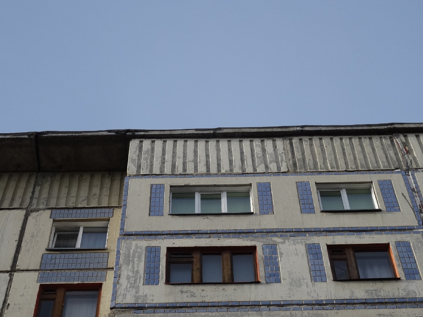 край. Алтайский, г. Бийск, ул. Короленко, д. 81-фасад здания