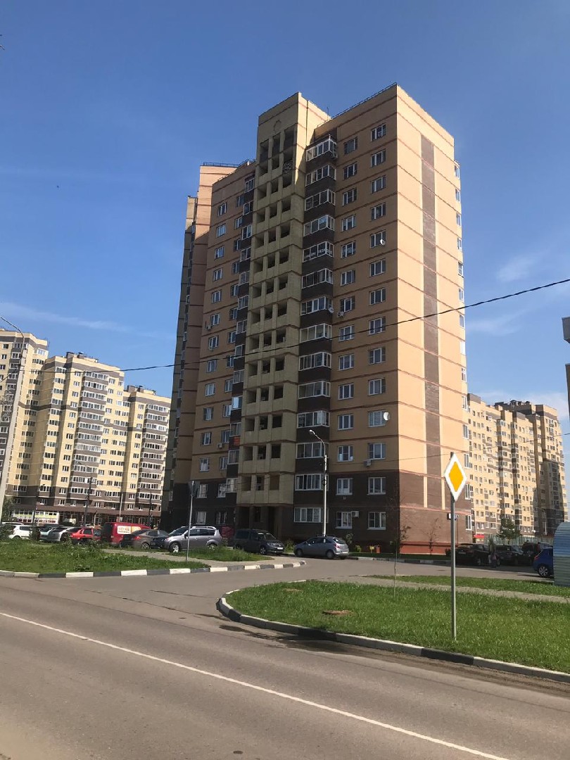 обл. Московская, р-н. Щелковский, рп. Свердловский, ул. Строителей, д. 2-фасад здания