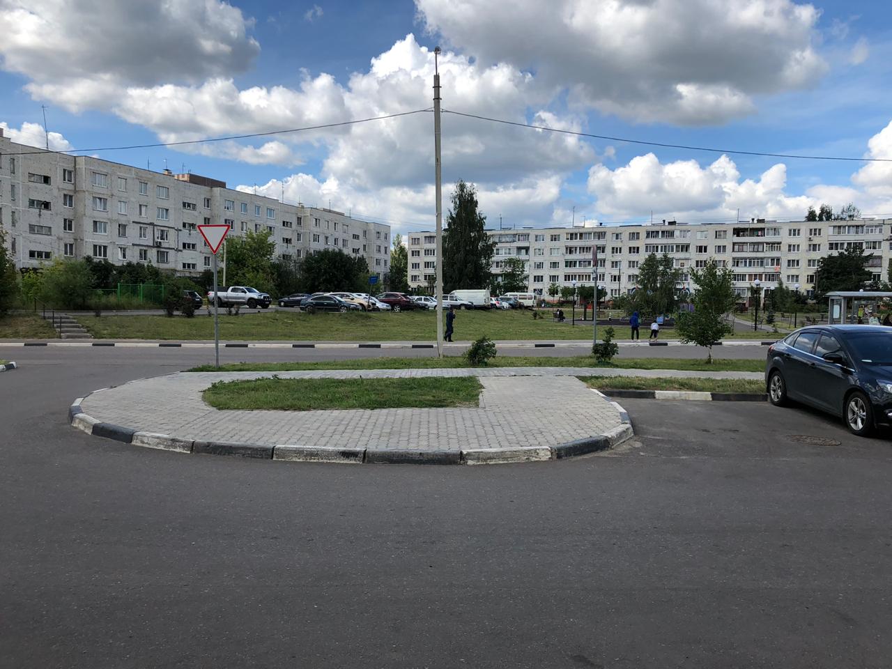 обл. Московская, р-н. Щелковский, рп. Свердловский, ул. Строителей, д. 2-придомовая территория