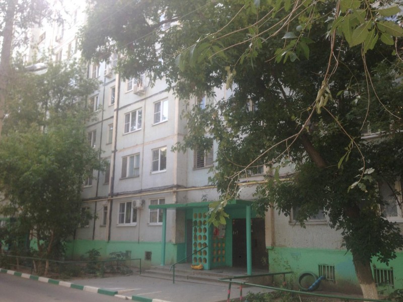 обл. Астраханская, г. Астрахань, ул. Кубанская, д. 21-фасад здания