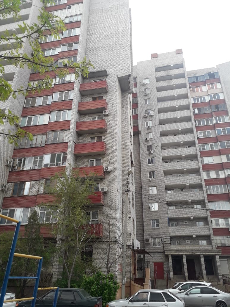 обл. Астраханская, г. Астрахань, ул. Кубанская, д. 64-фасад здания