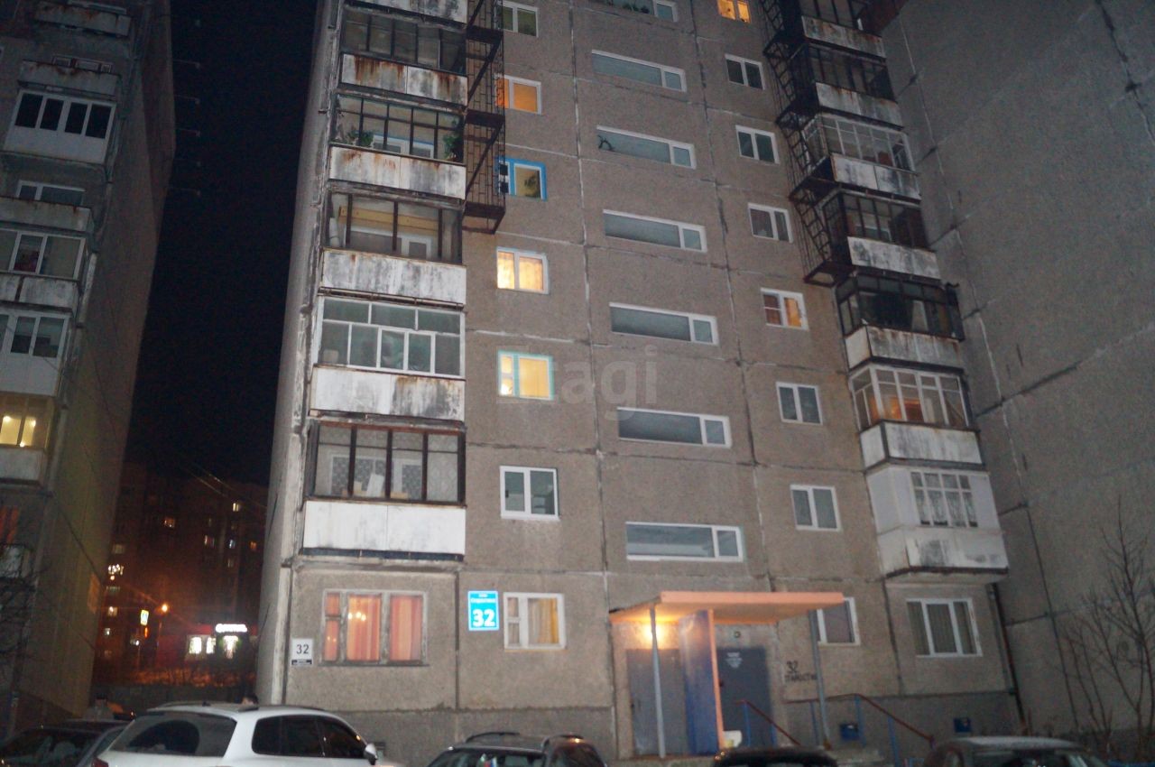 обл. Мурманская, г. Мурманск, ул. Старостина, д. 32-фасад здания