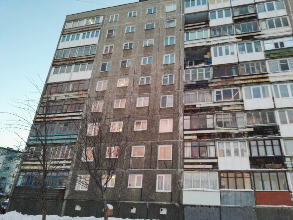 обл. Мурманская, г. Мурманск, ул. Халатина, д. 16-фасад здания