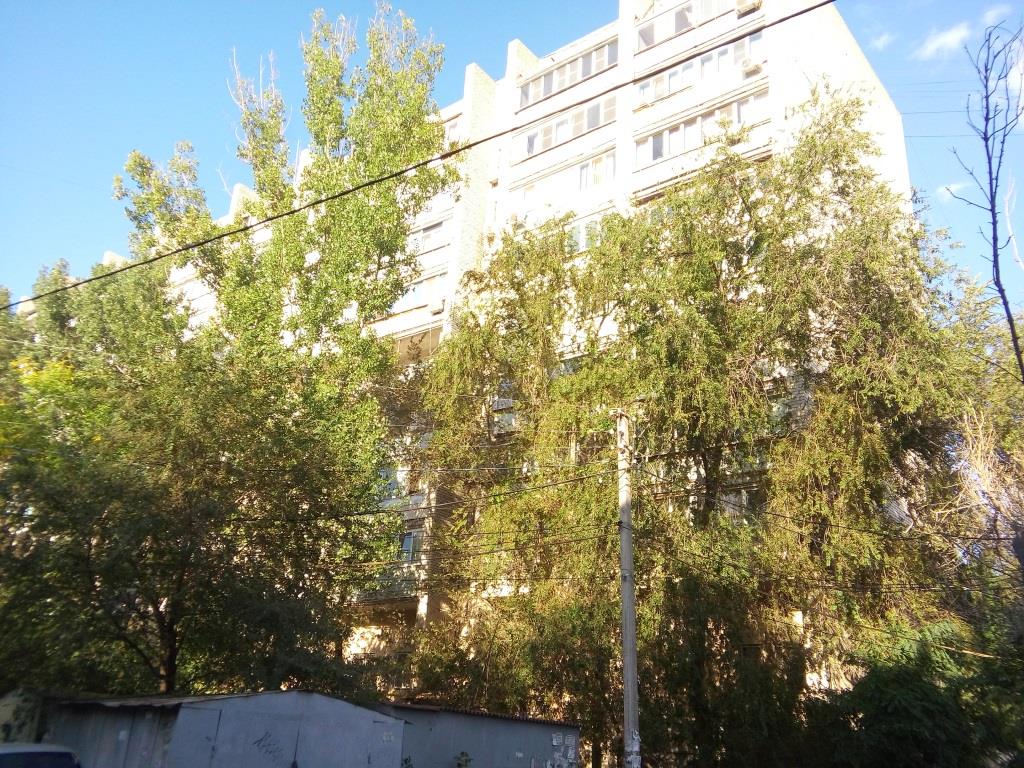 обл. Астраханская, г. Астрахань, ул. Савушкина, д. 46-фасад здания