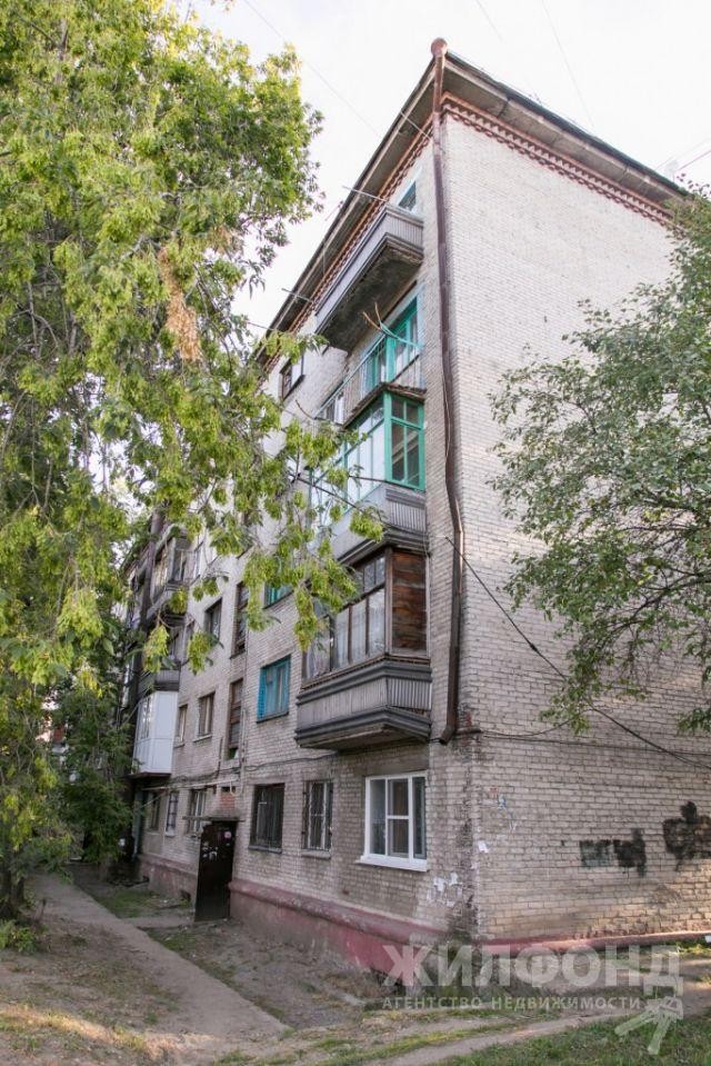 край. Алтайский, г. Барнаул, ул. 80 Гвардейской Дивизии, д. 68-фасад здания