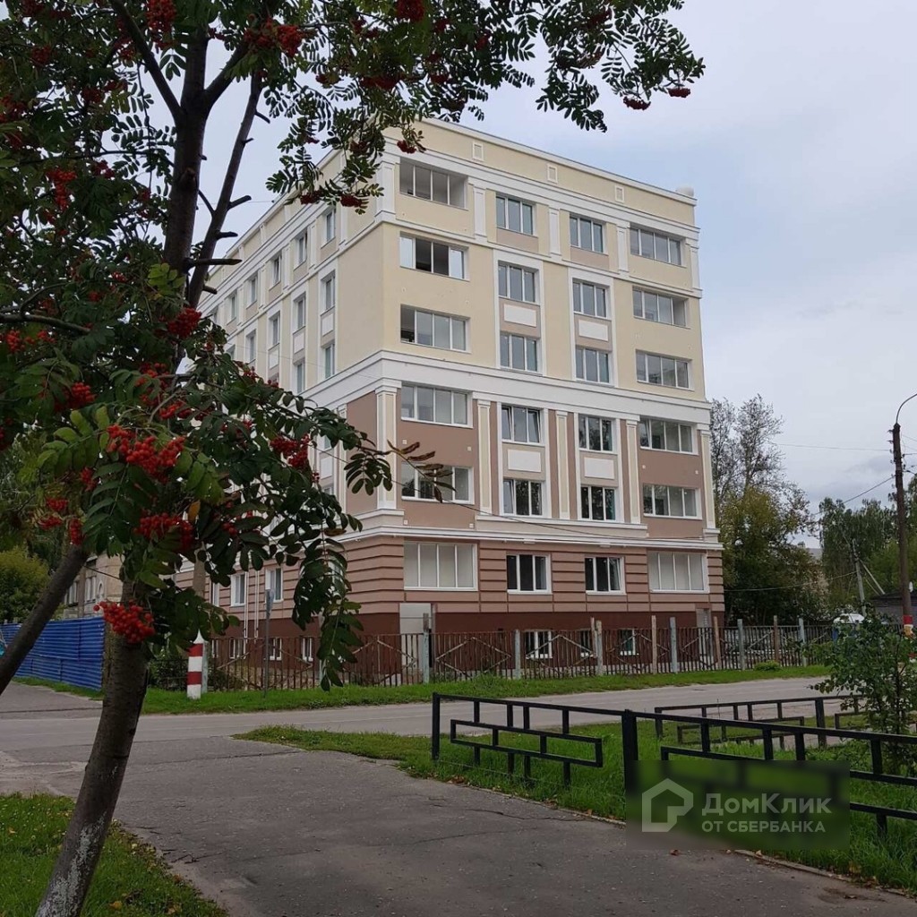 обл. Нижегородская, г. Бор, ул. Коммунистическая, д. 8-фасад здания