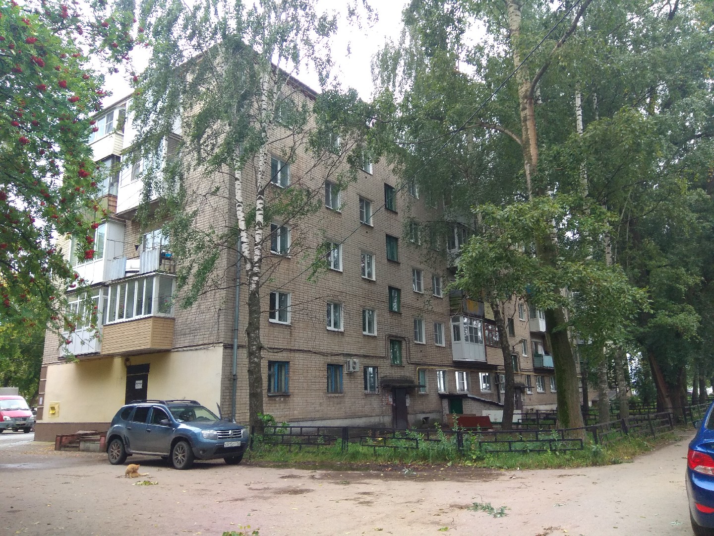 обл. Нижегородская, г. Бор, ул. М.Горького, д. 104-фасад здания