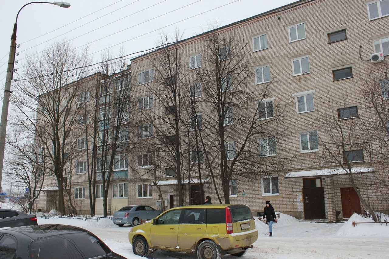 обл. Нижегородская, г. Бор, ул. Нахимова, д. 51-фасад здания