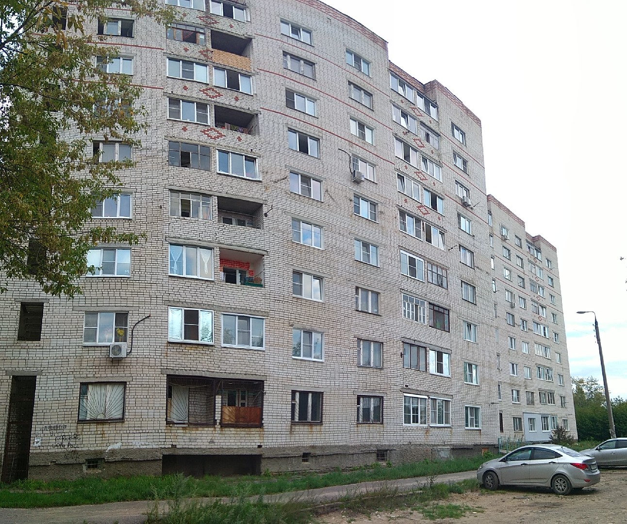 обл. Нижегородская, г. Бор, ул. Первомайская, д. 13-фасад здания