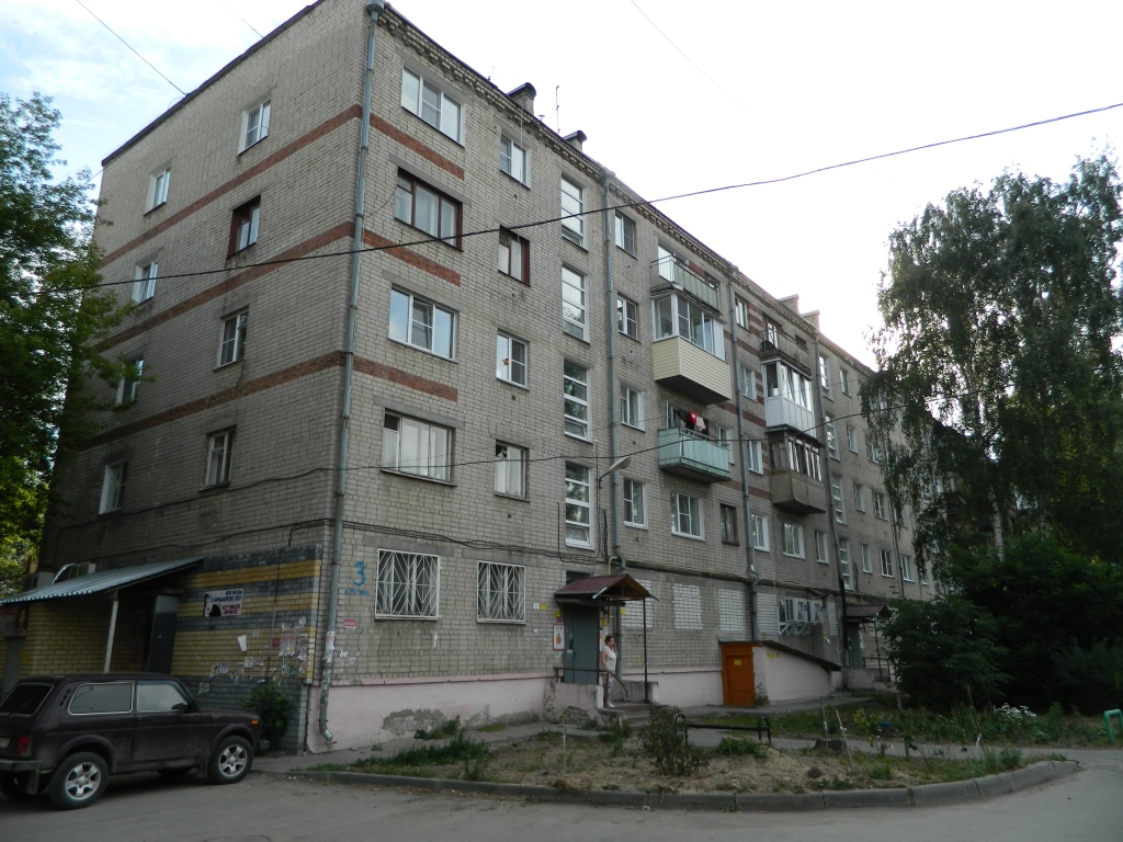 обл. Нижегородская, г. Бор, ул. Чугунова, д. 3-фасад здания