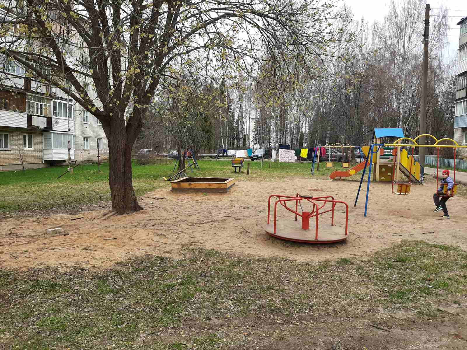 обл. Нижегородская, р-н. Городецкий, п. Буревестник (Тимирязевский с/с), д. 23-придомовая территория