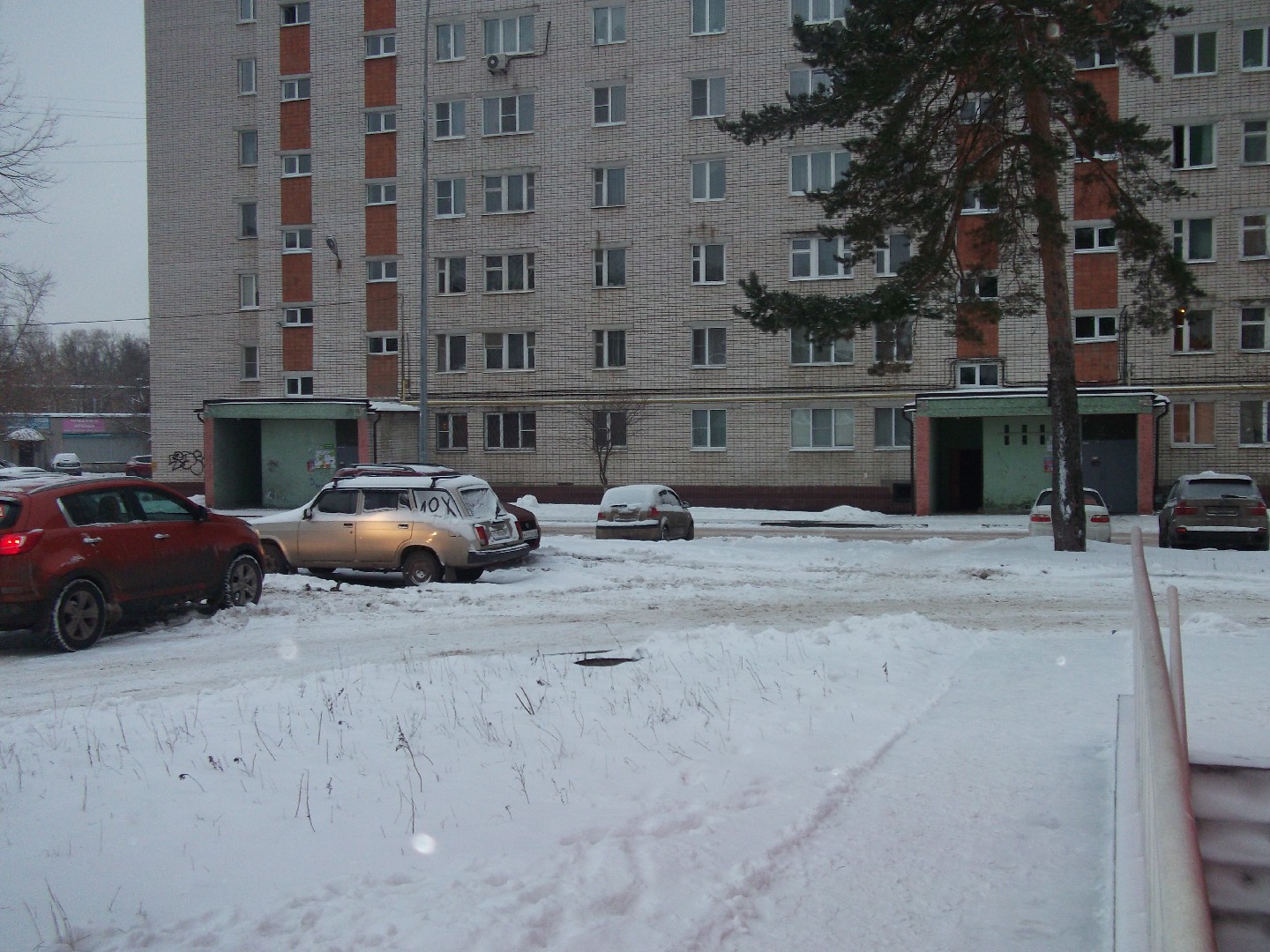 обл. Нижегородская, г. Дзержинск, пр-кт. Ленина, д. 8А-придомовая территория