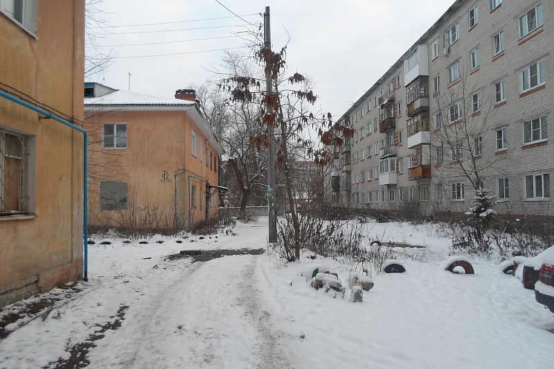 обл. Нижегородская, г. Дзержинск, ул. Октябрьская, д. 42-придомовая территория