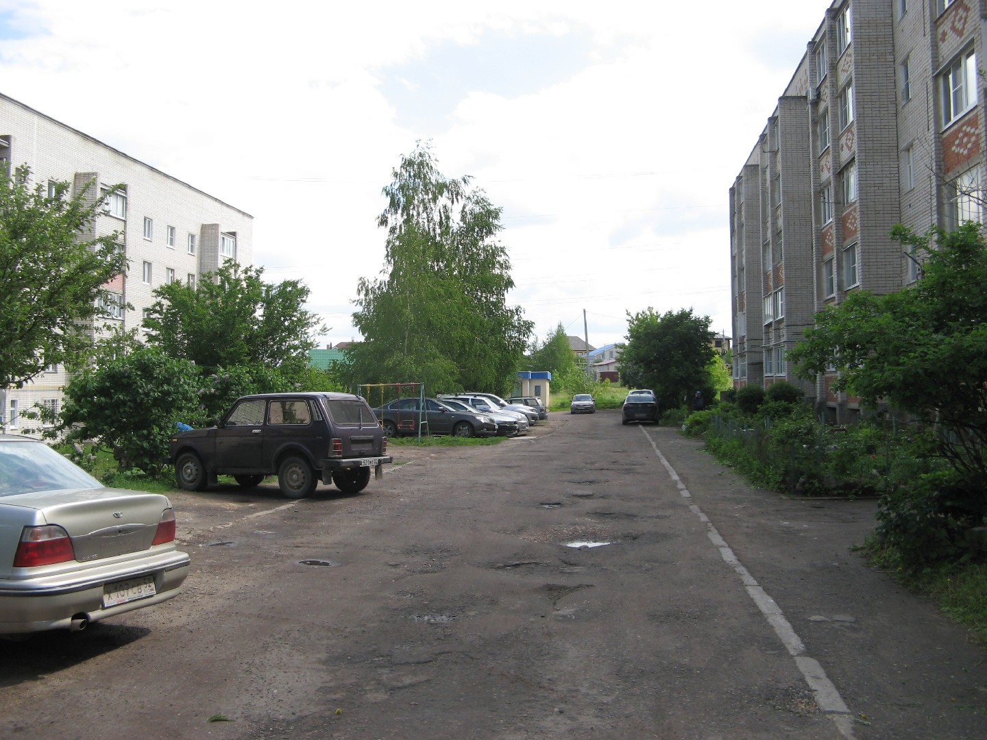 обл. Нижегородская, р-н. Павловский, г. Павлово, ул. Высокая, д. 32-придомовая территория