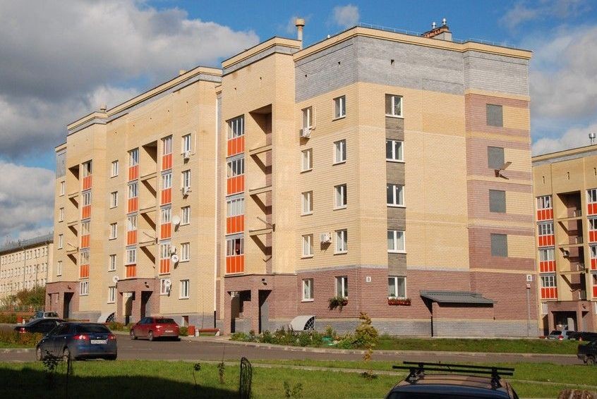 обл. Нижегородская, г. Саров, ул. Зернова, д. 19-фасад здания