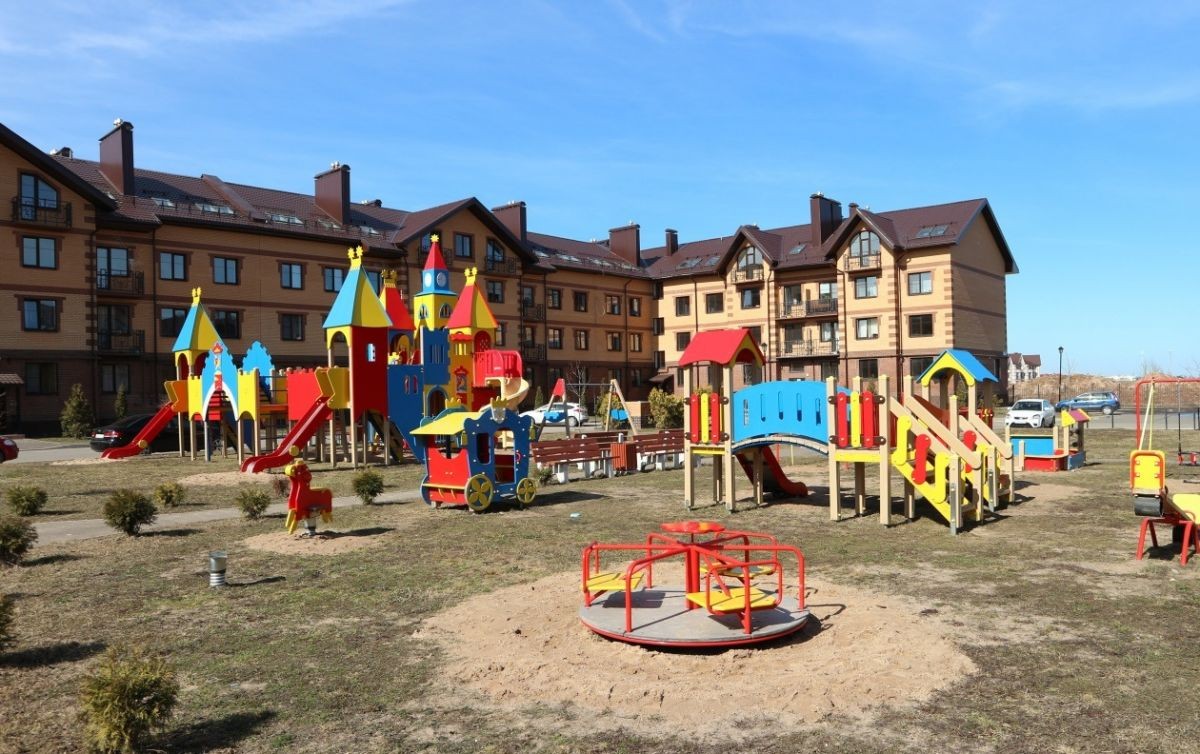 обл. Новгородская, г. Великий Новгород, ул. Аркажская, д. 14, к. 2-придомовая территория