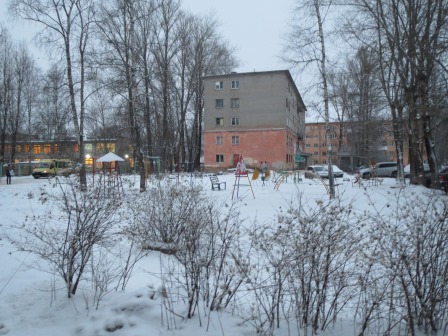 обл. Новгородская, г. Великий Новгород, ул. Белова, д. 4-придомовая территория