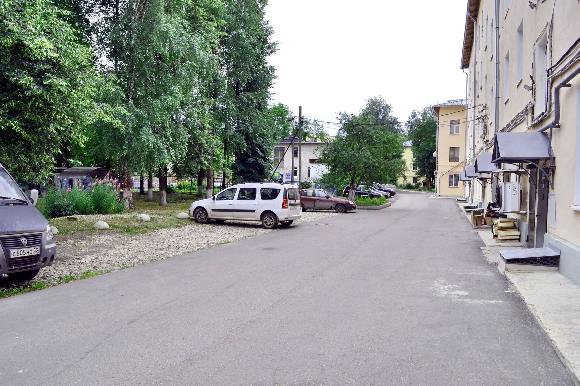 обл. Новгородская, г. Великий Новгород, ул. Большая Московская, д. 66-придомовая территория