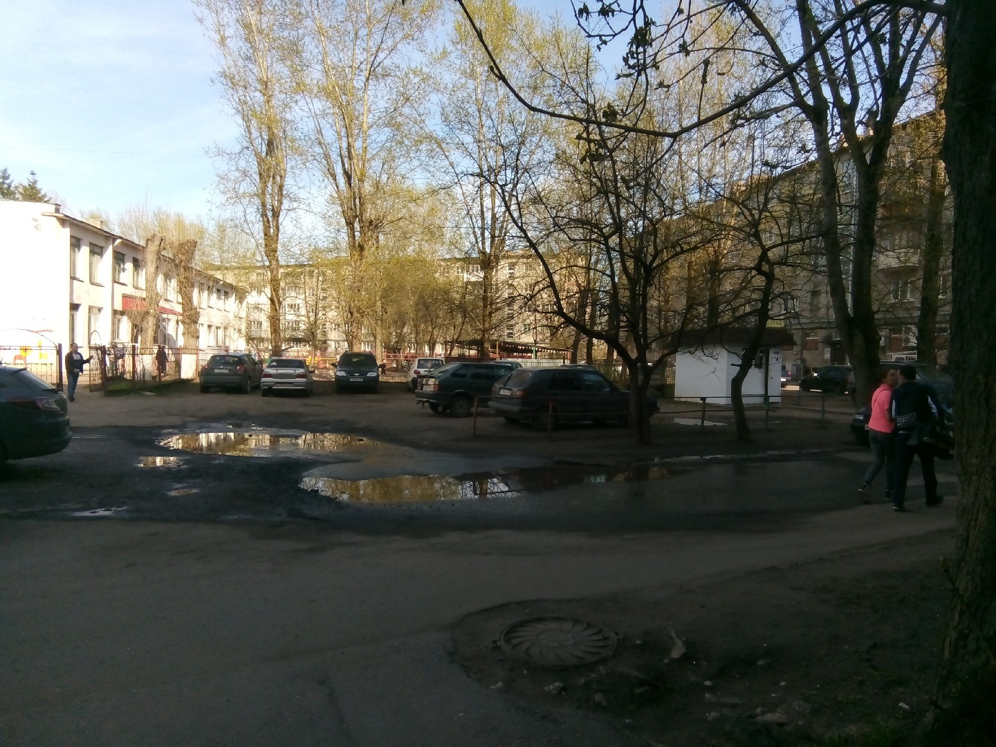 обл. Новгородская, г. Великий Новгород, ул. Большая Санкт-Петербургская, д. 26-придомовая территория