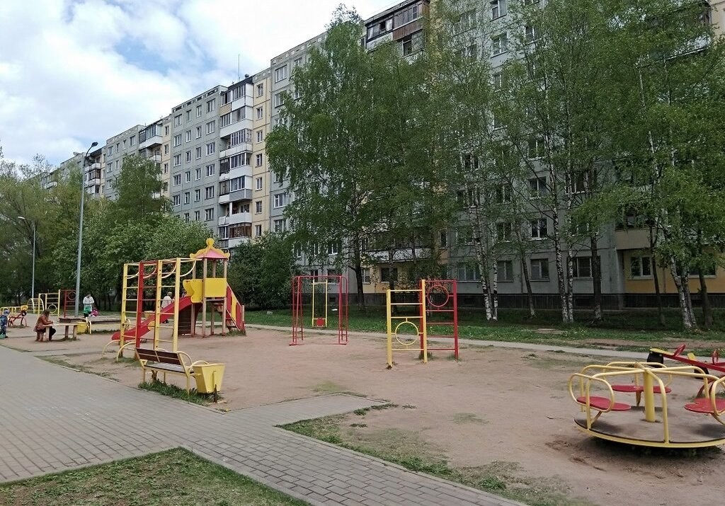 обл. Новгородская, г. Великий Новгород, ул. Большая Санкт-Петербургская, д. 120-придомовая территория