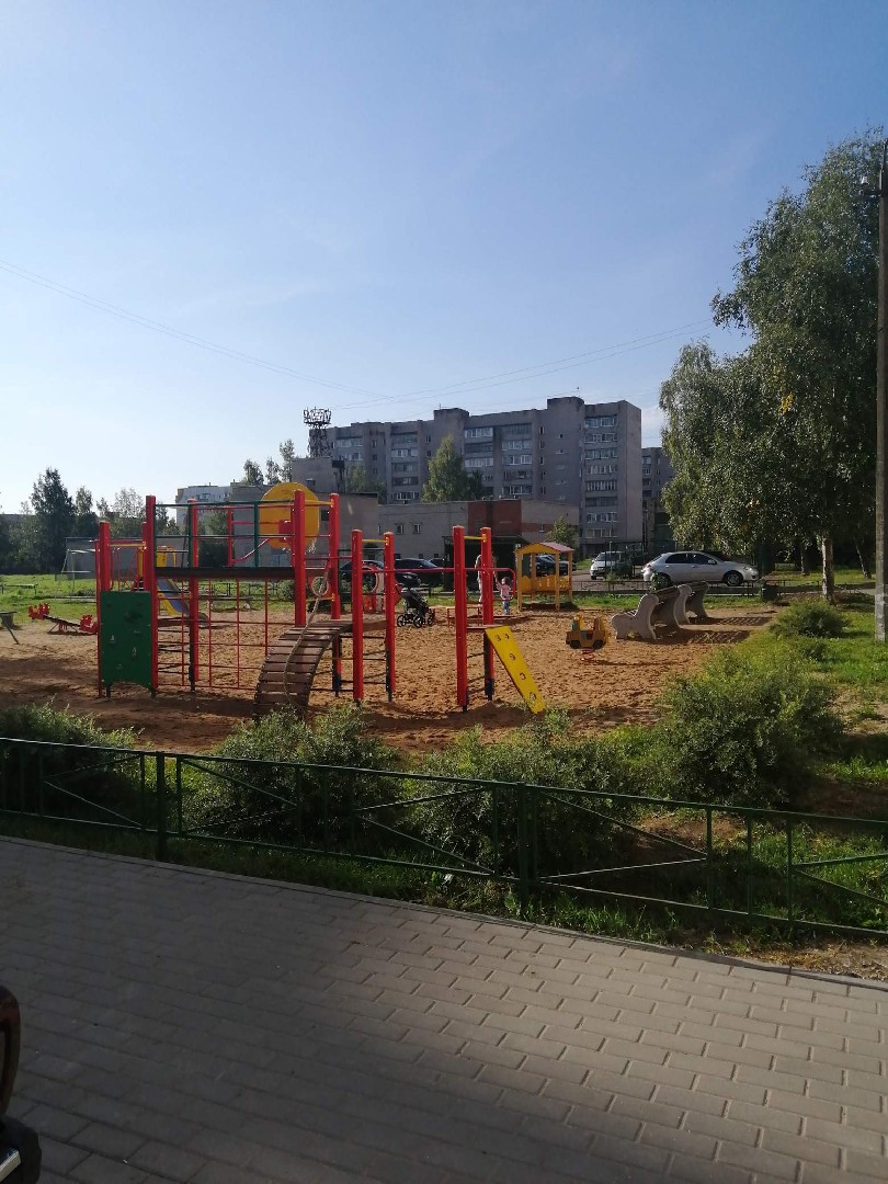 обл. Новгородская, г. Великий Новгород, ул. Большая Санкт-Петербургская, д. 120-придомовая территория