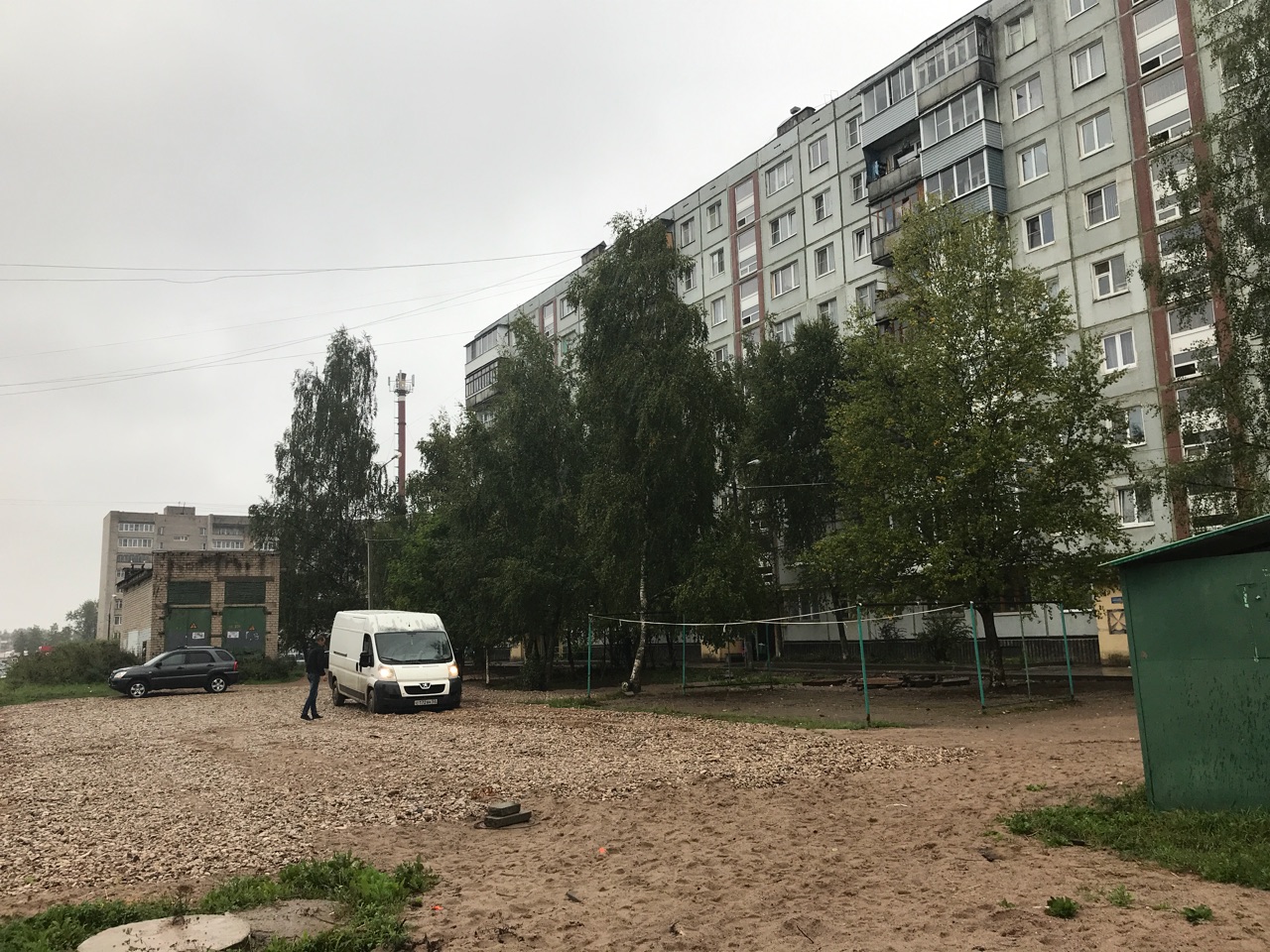 обл. Новгородская, г. Великий Новгород, ул. Большая Санкт-Петербургская, д. 120-придомовая территория