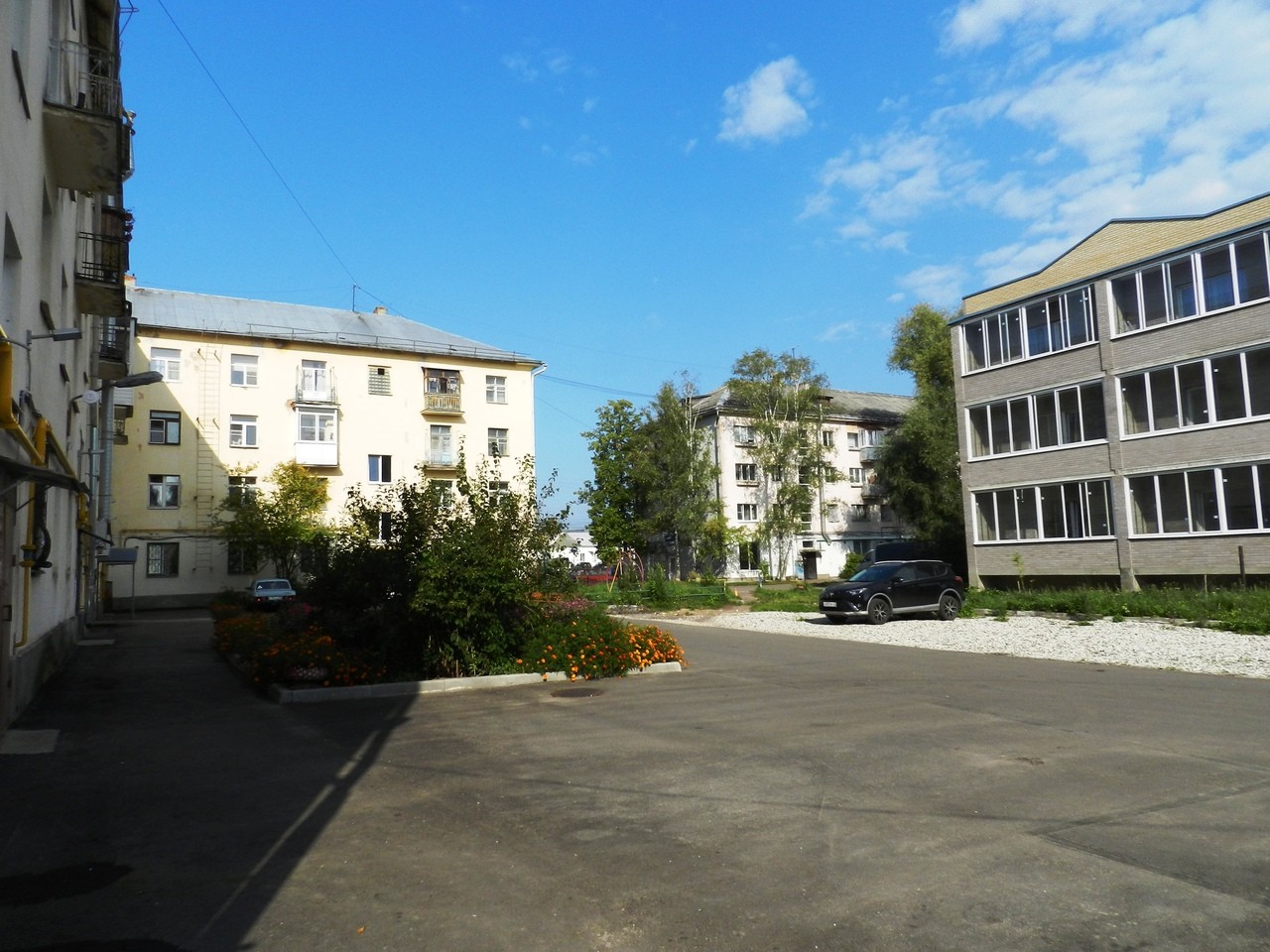 обл. Новгородская, г. Великий Новгород, б-р. Воскресенский, д. 12/24-придомовая территория