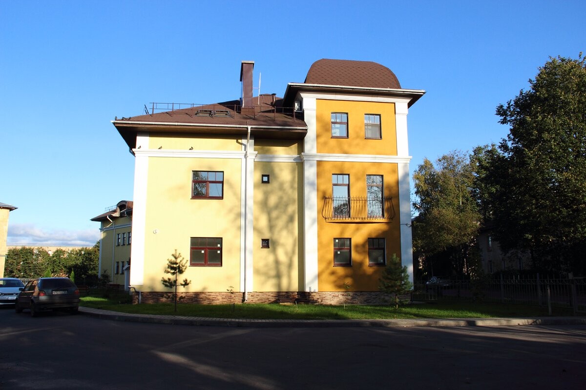 обл. Новгородская, г. Великий Новгород, ул. Даньславля, д. 8/17-фасад здания