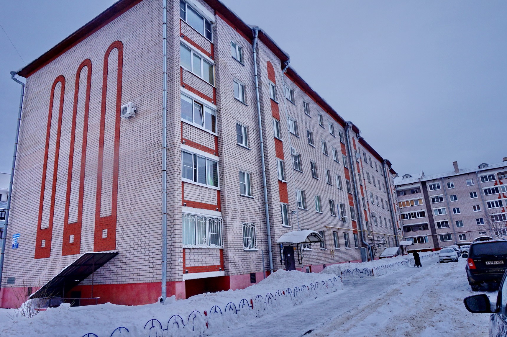 обл. Новгородская, г. Великий Новгород, ул. Державина, д. 13, к. 1-фасад здания