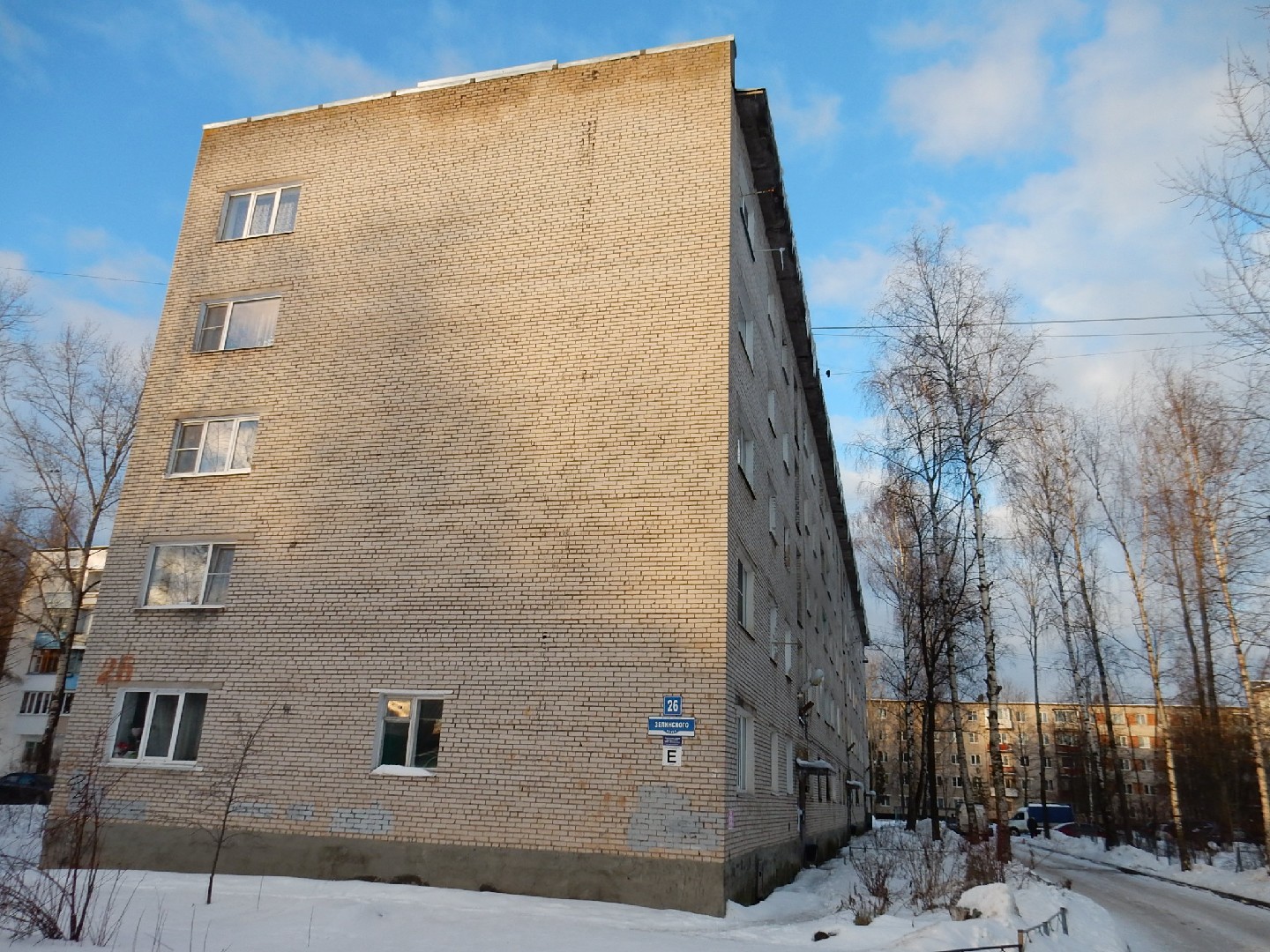 обл. Новгородская, г. Великий Новгород, ул. Зелинского, д. 26-фасад здания