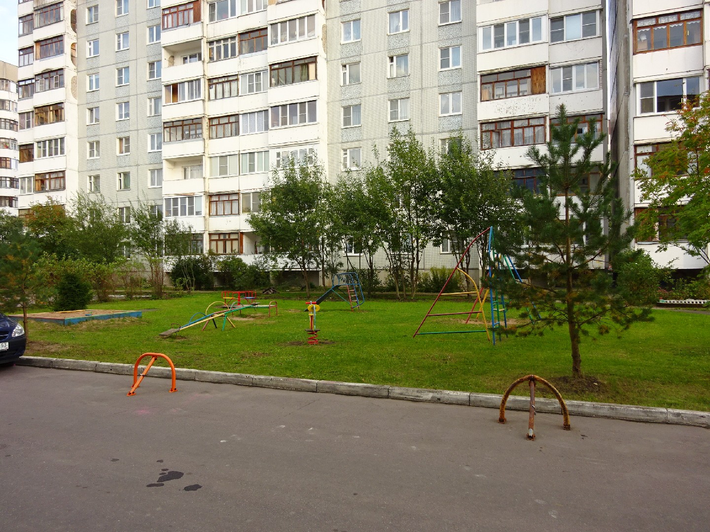 обл. Новгородская, г. Великий Новгород, ул. Коровникова, д. 4, к. 2-придомовая территория