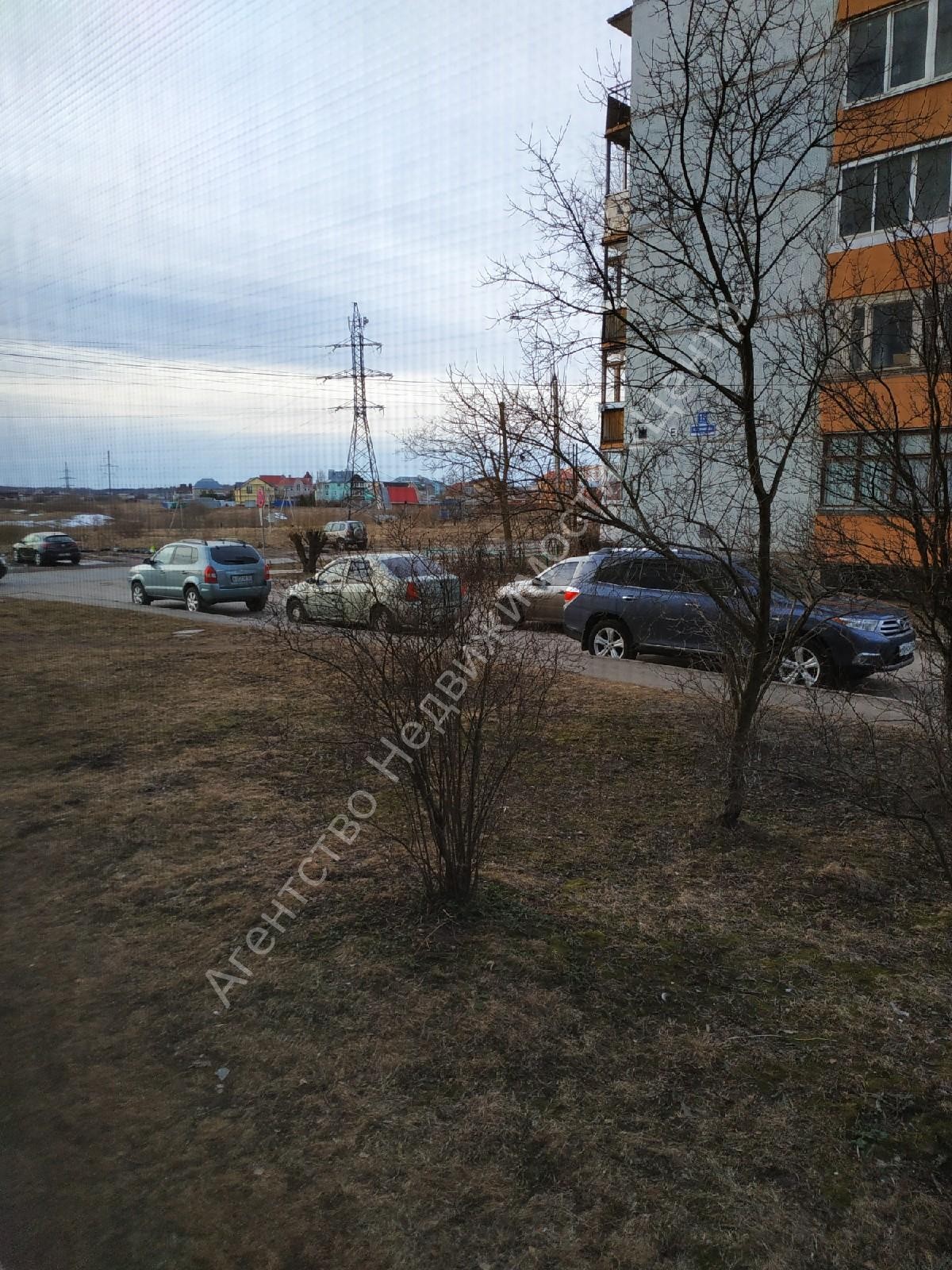 обл. Новгородская, г. Великий Новгород, ул. Коровникова, д. 17-придомовая территория